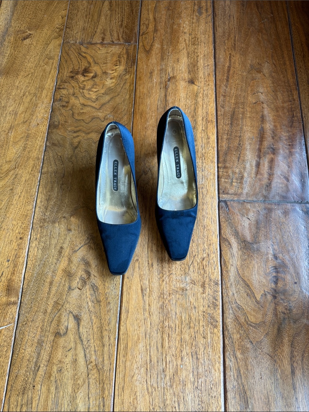 Ellen Tracy Satin Dark Navy Pointed Square-Toe Pumps
